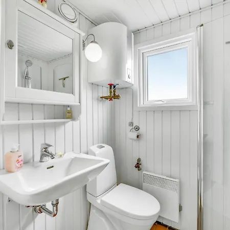 Lovely In With Kitchen